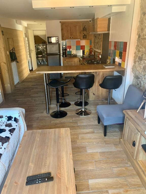 Annecy Sainte Claire proche Gare-Lac Duplex 4e étage 4ou6 pers Meublé 3 étoiles