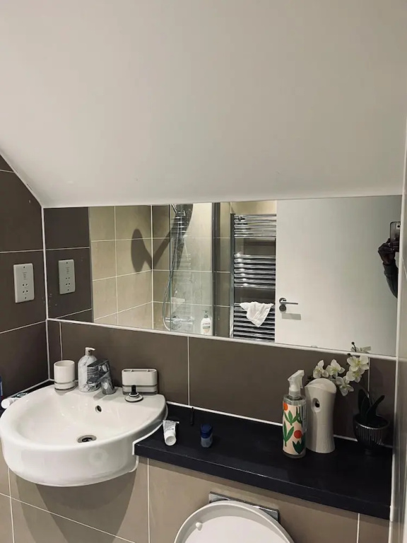 Immaculate 4-bed House in Chelmsford