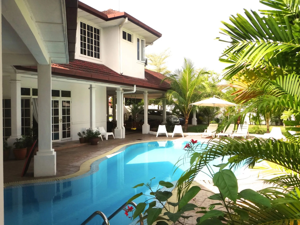 Rumah Putih B&B near KLIA