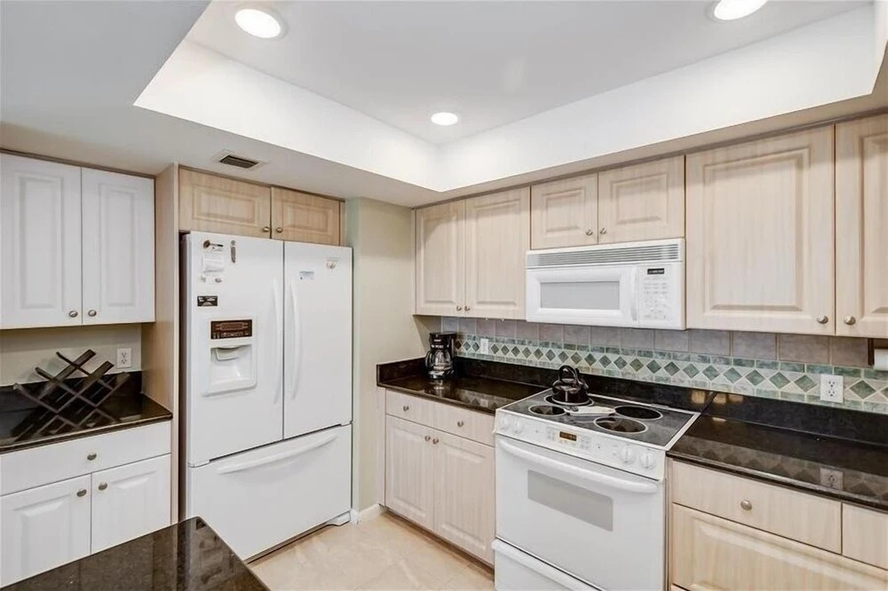 Sea Oats 236 2 Bedroom Home by RedAwning