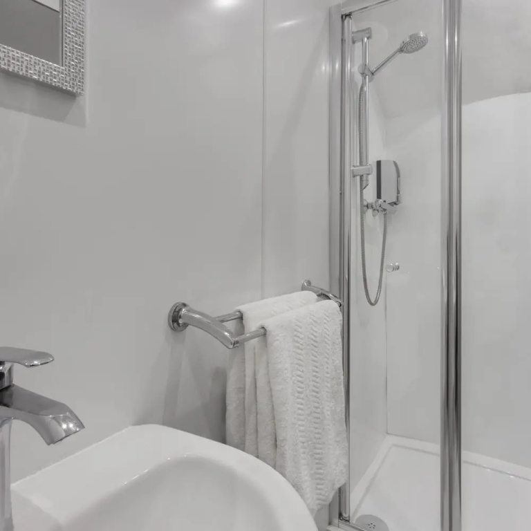 Windermere Central Hotel - Room 6