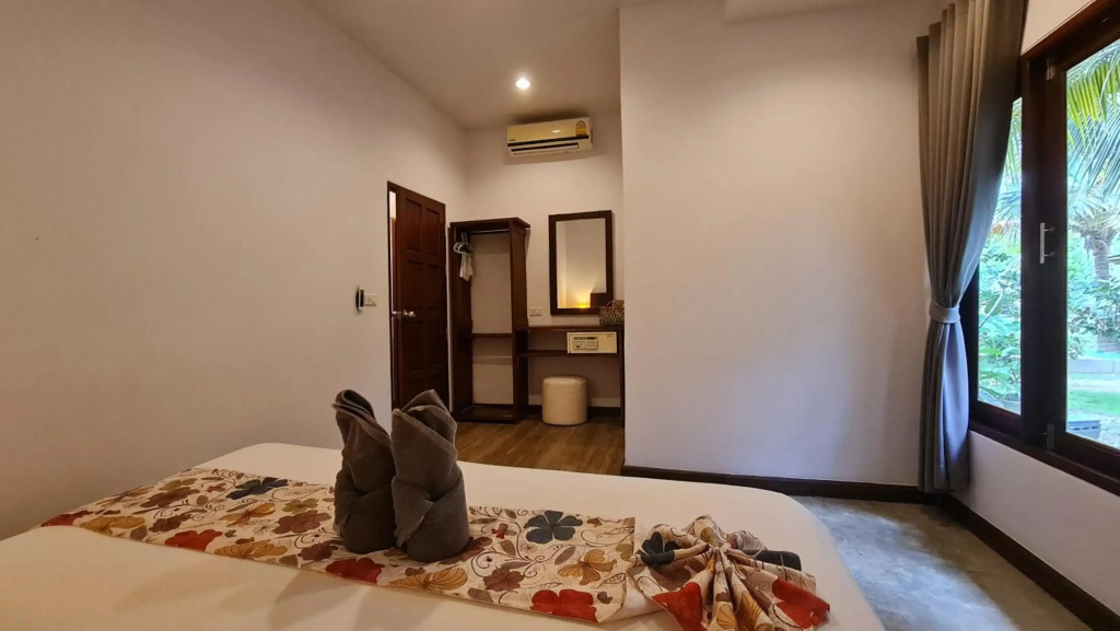 Baan Suan Rim Klong Resort