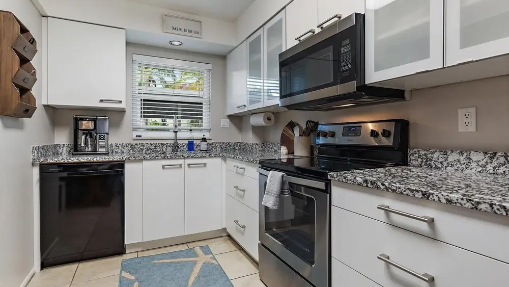 Beach Way Getaway 2 Bedroom Condo by RedAwning