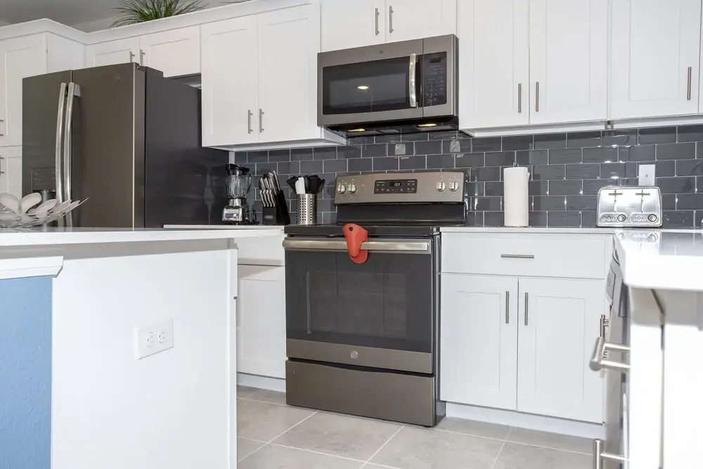 Stunning 2 Bedroom Apartment with AquaPark 304 4721
