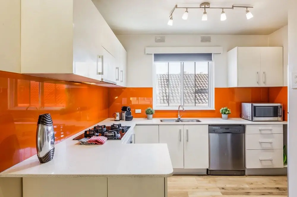 2 Bed Apartment With Free Parking - Netflix, Close to Train