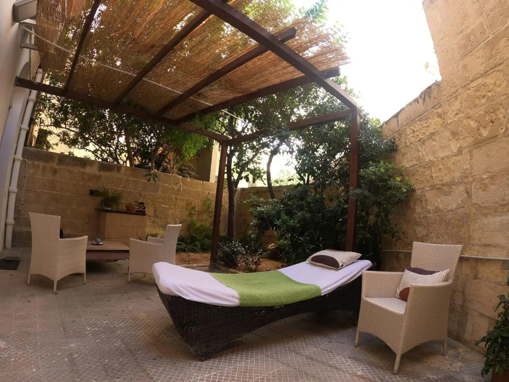 The Maltese Sun