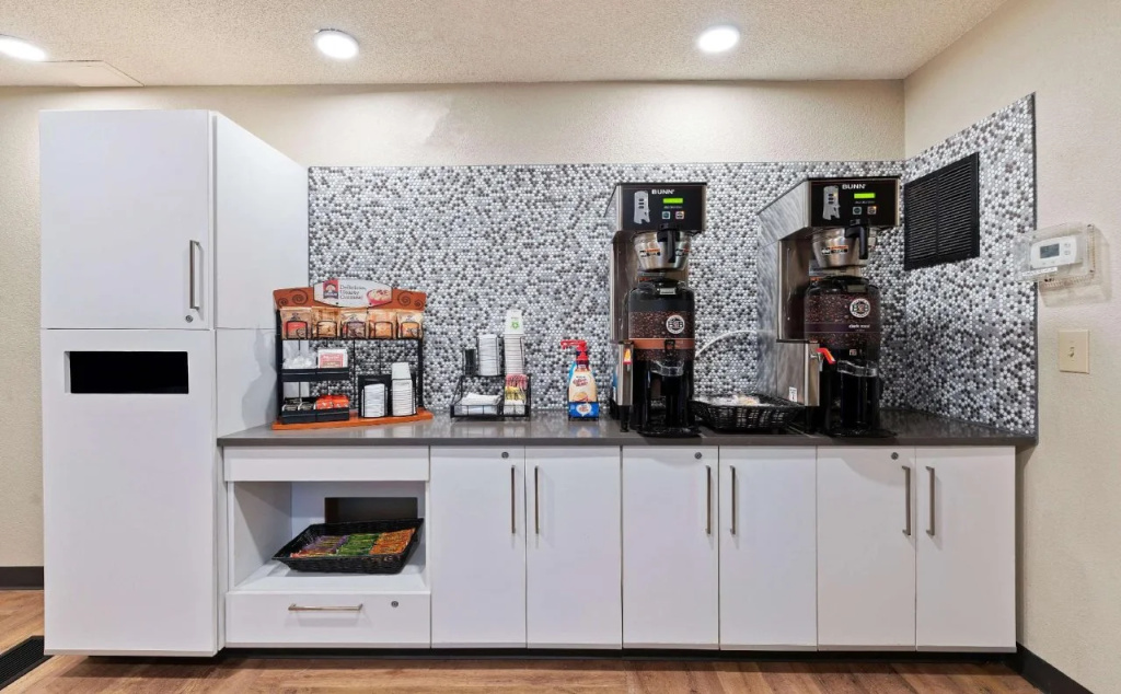 Extended Stay America - Charlotte - University Place - E. McCullough Dr.