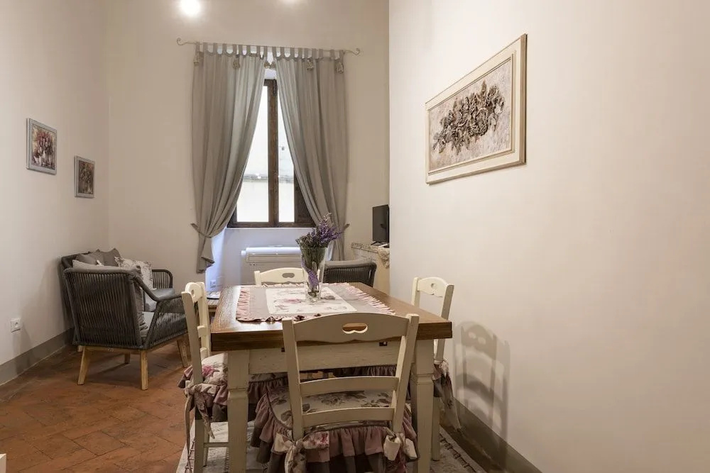 Toscanella Romantic