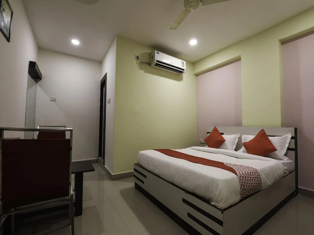 OYO 16083 Athidi Grand