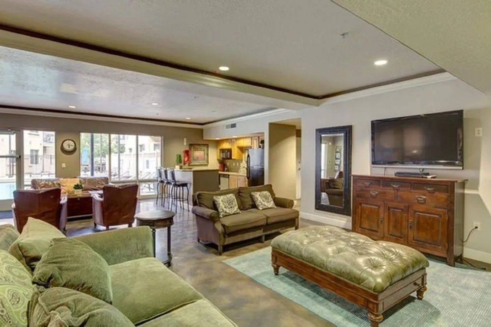 Downtown Luxury Condo at Citifront
