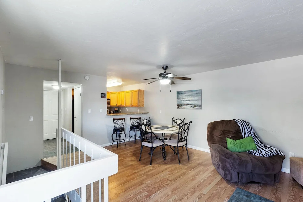 Campus Walk Condo 2 BR by Casago