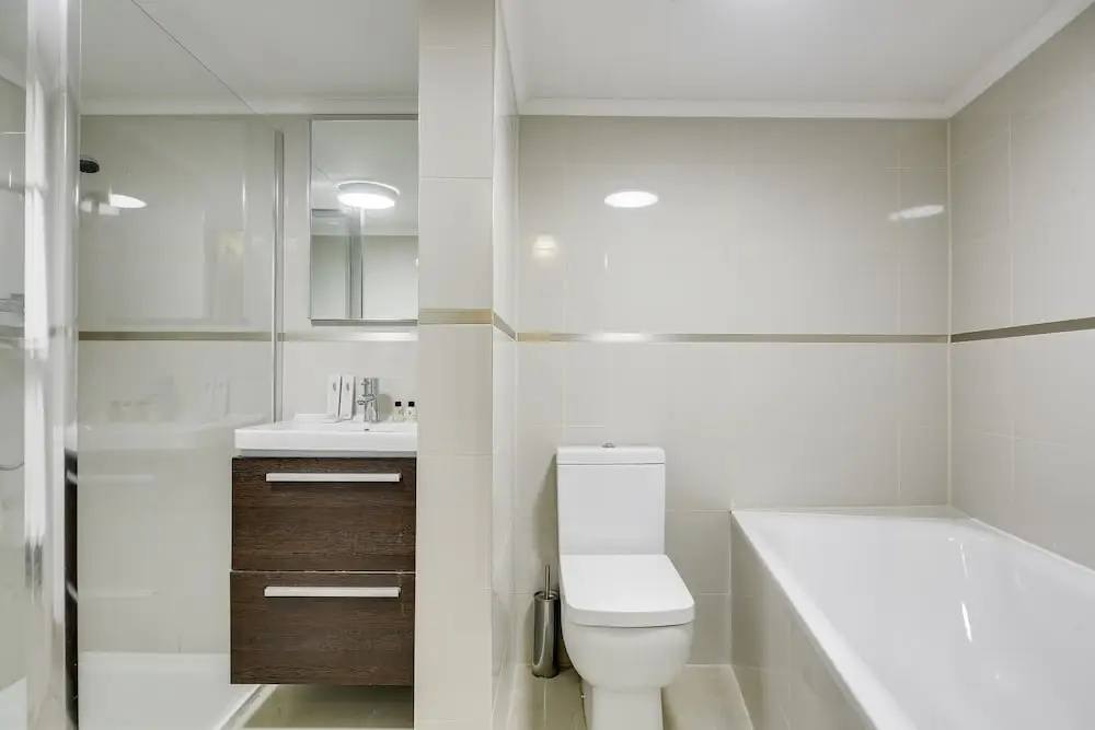 The Earl's Court Retreat - Modern & Central 2BDR with Garden