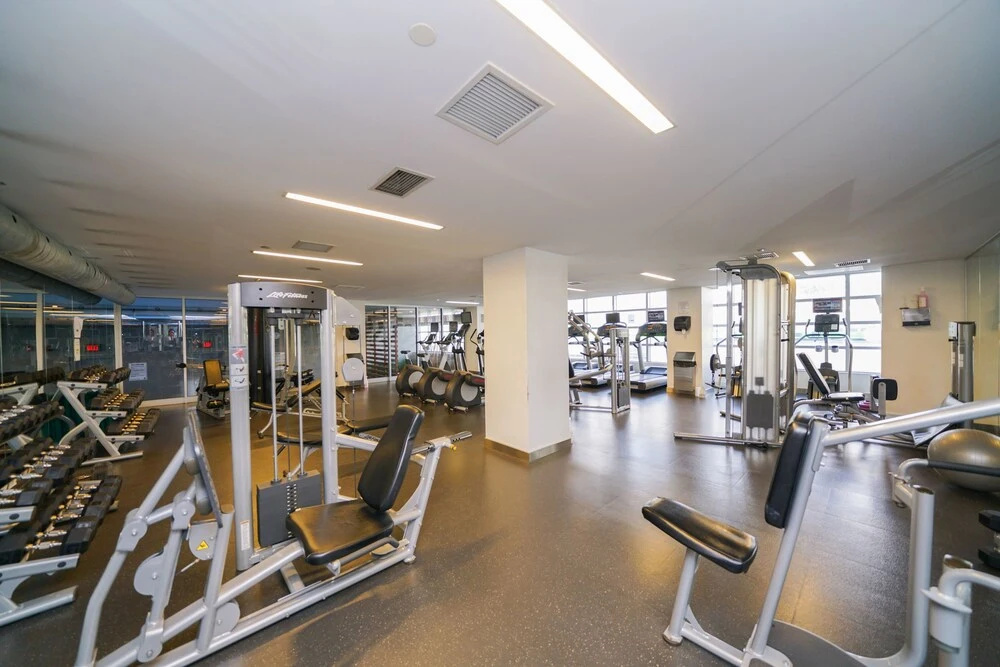 Spacious 2 Br condo by CN Tower