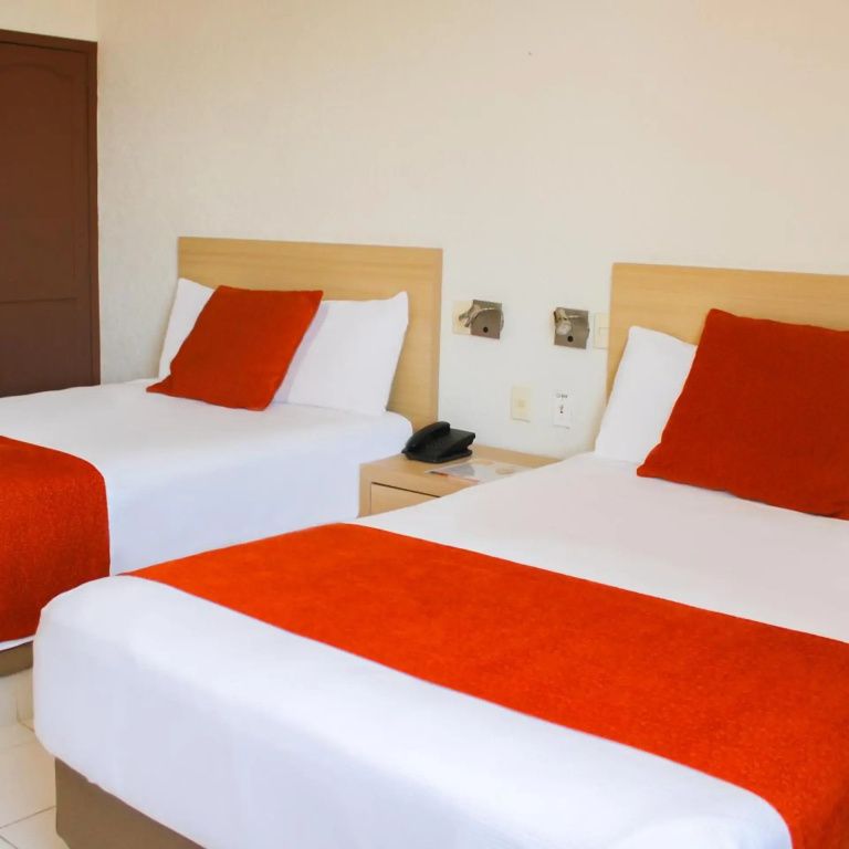 Hotel & Suites Real del Lago