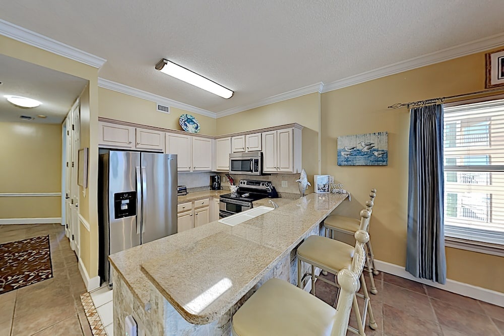 Beachfront 3br W/ Gulf-view Balcony 3 Bedroom Condo