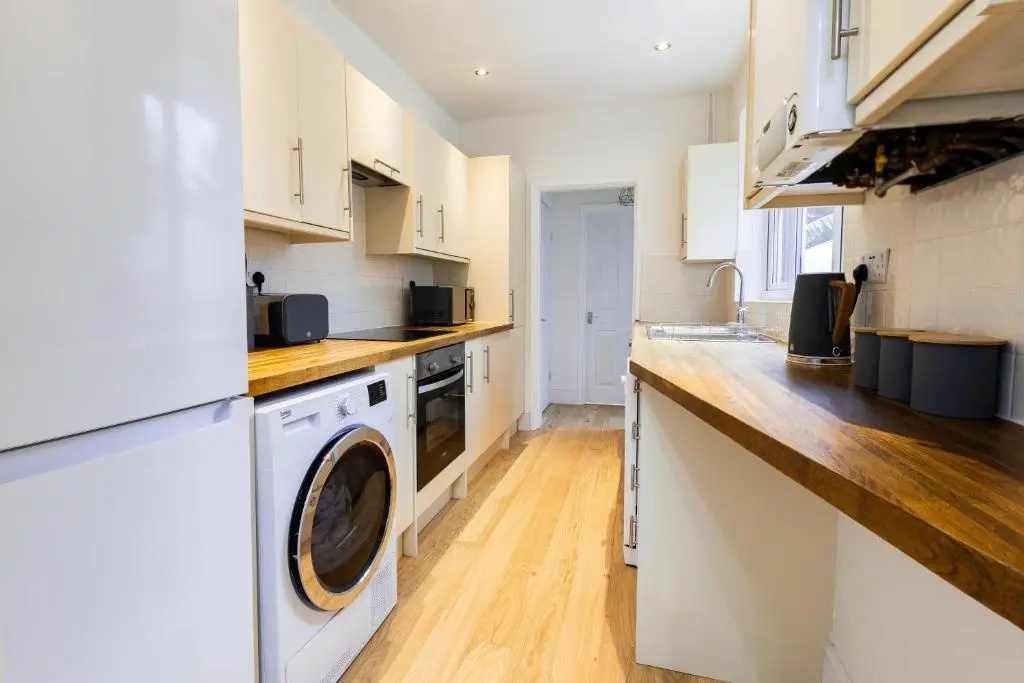 Stunning City Centre House With Hot Tub & Cinema Room