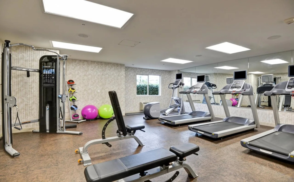 Holiday Inn Express Newport Beach by IHG