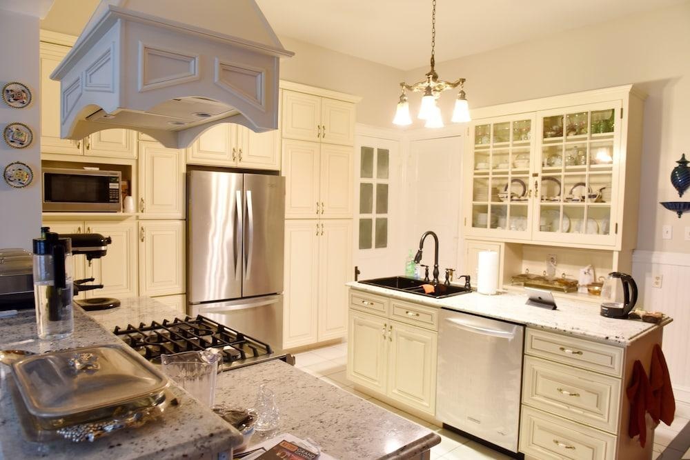 Berkeley House Bed and Breakfast