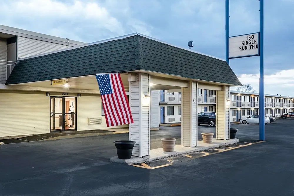 Motel 6 Dubuque