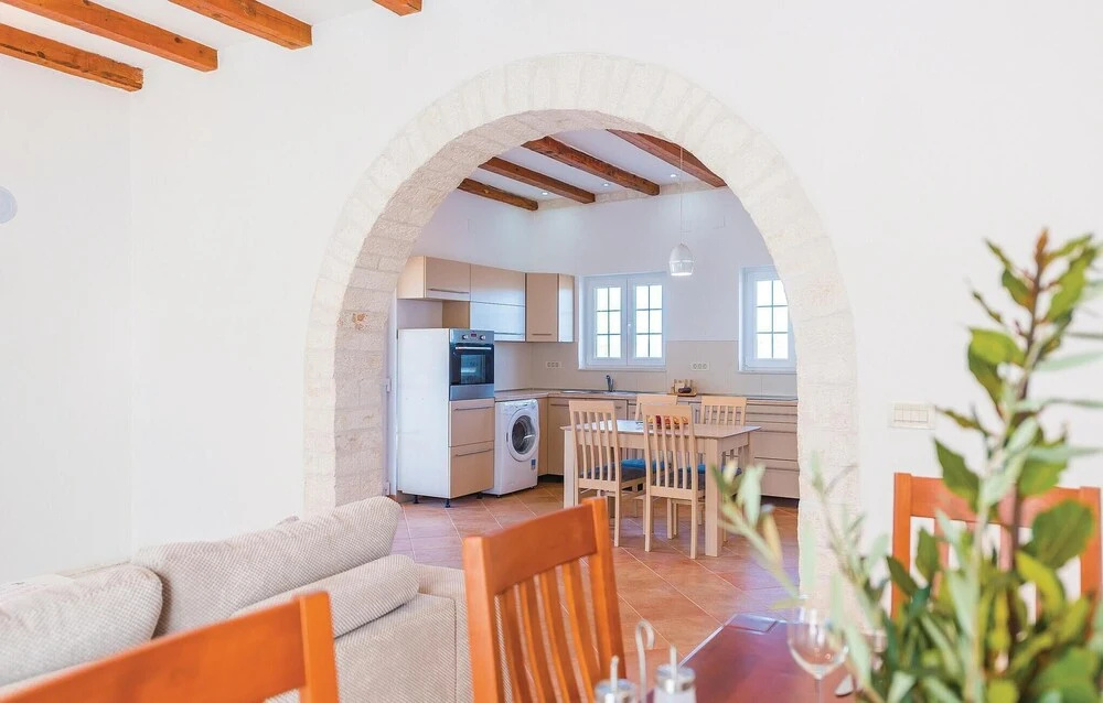 Two-Bedroom Holiday Home In Radonic
