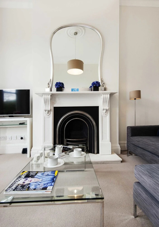 The Bright Airlie Gardens Apartment - DMG