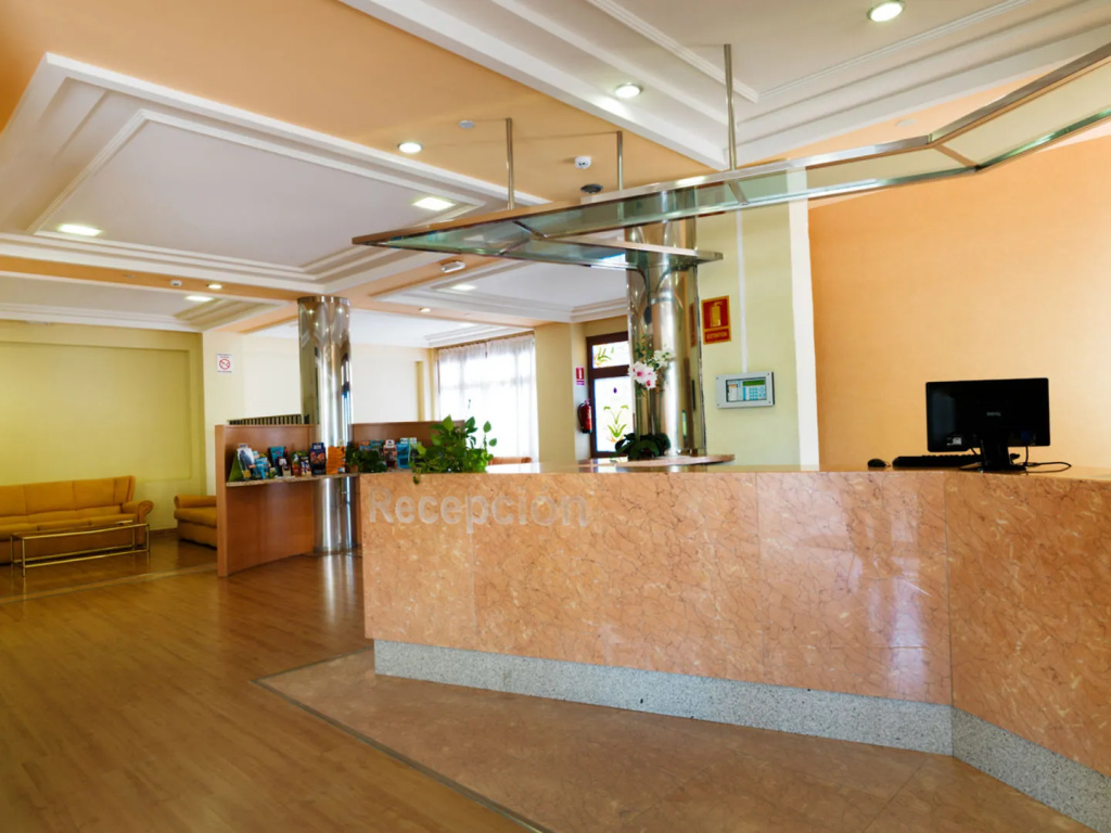 Hotel Monarque Cendrillón