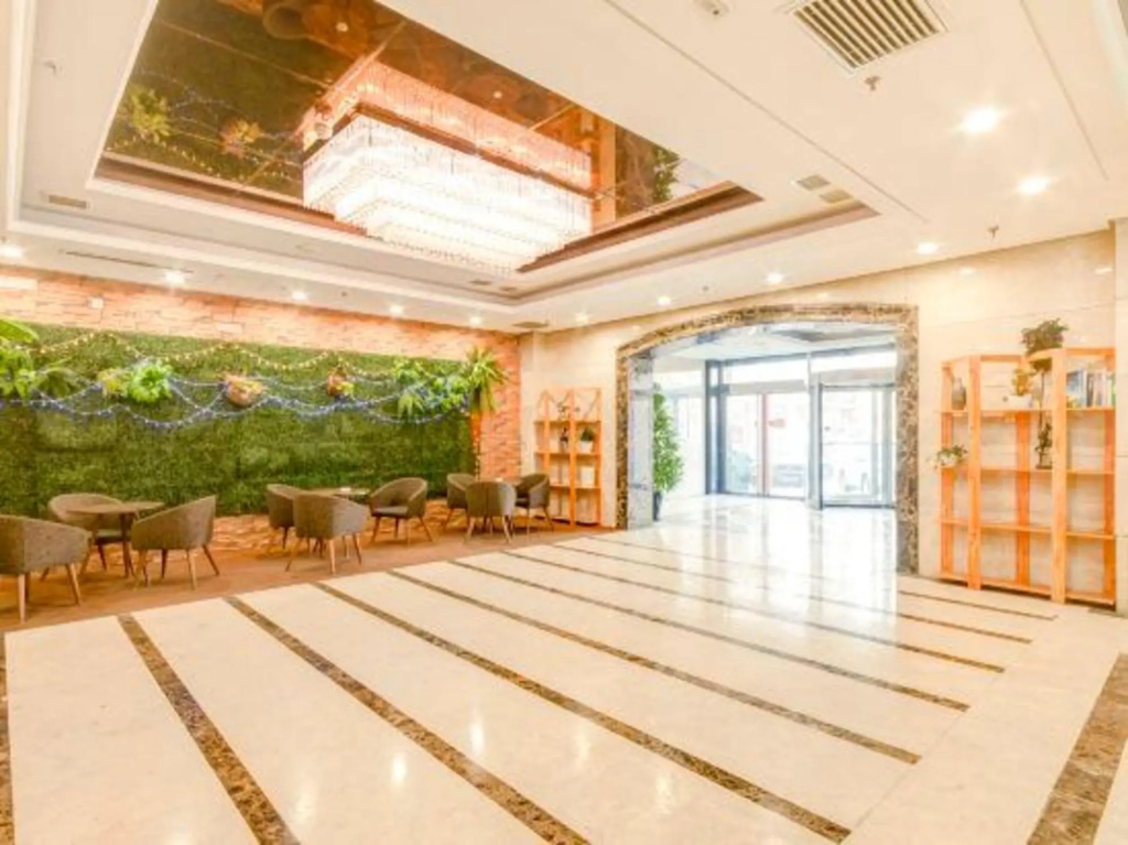 Binzhi International Hotel(宾至国际酒店（保定高碑店白沟国际商贸城店）)