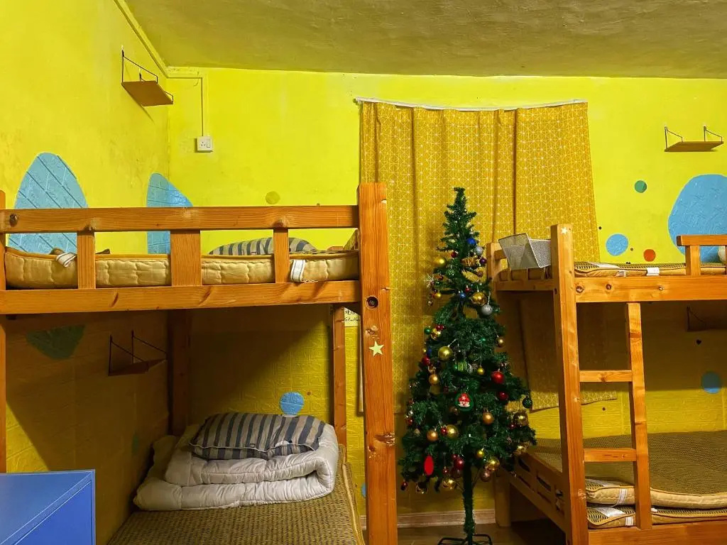 Yellow House Hostel Huizhou West Lake