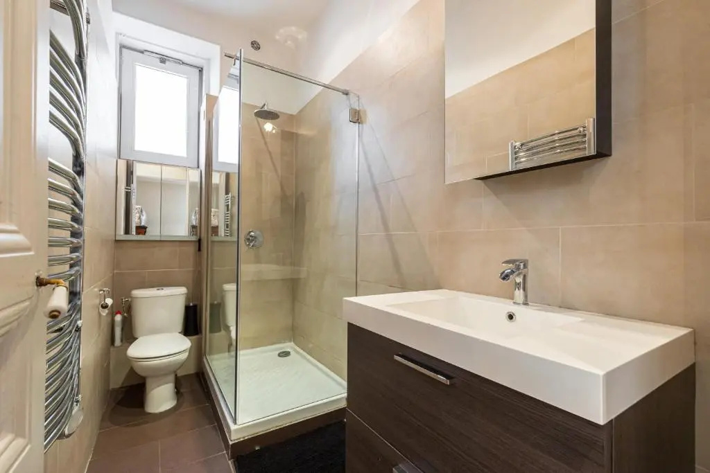 Bourgeois 3 bdrs & Large Terrace - 5mn from le Palaisdowtown