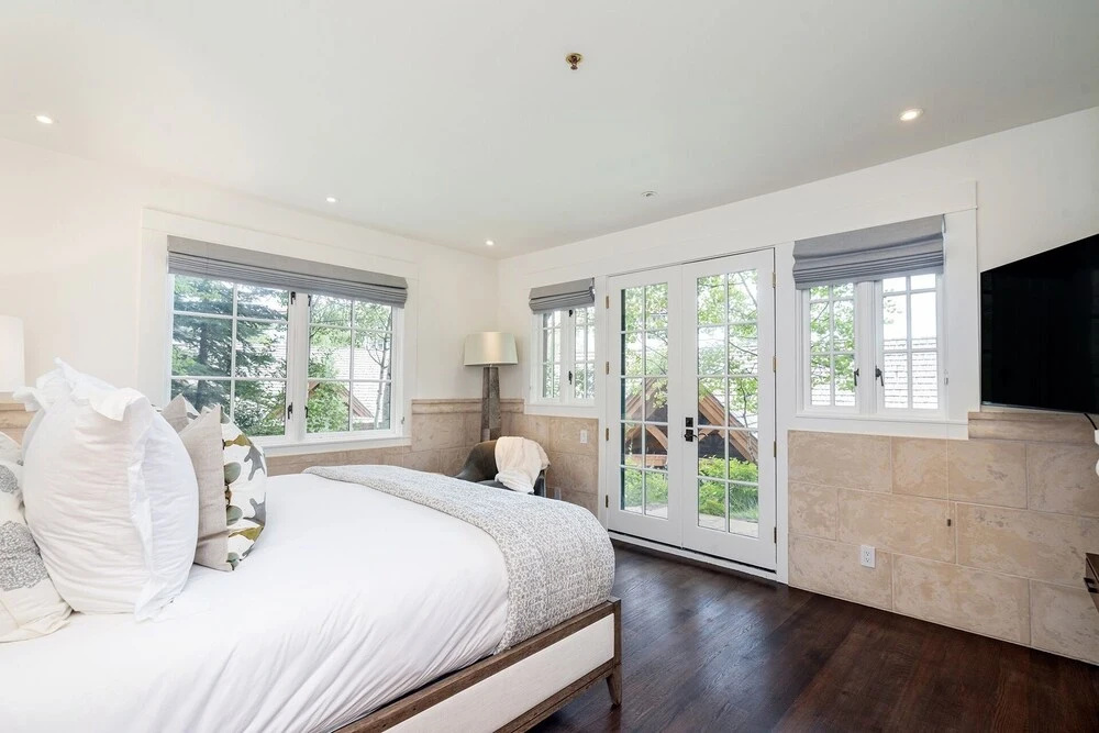 New! Chic European Style Cabin, Short Walk To Ski 3 Bedroom Home by RedAwning