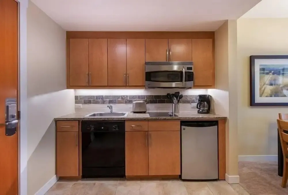 Ground Floor Ski Condo Close to Gondola - Fraser Crossing/Founders Pointe Premium-Rated 3305