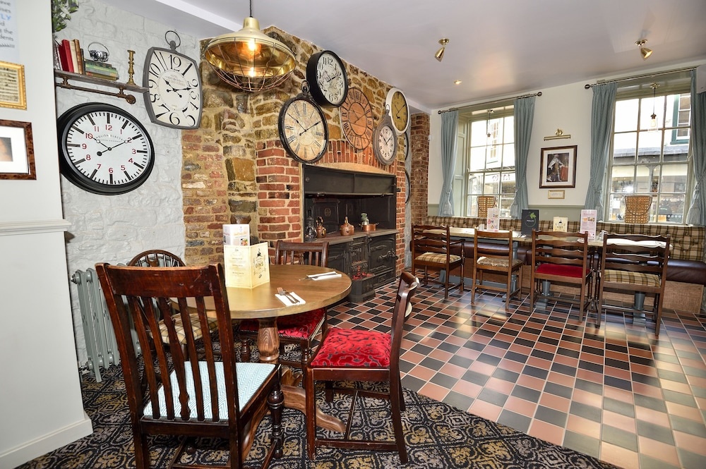 The George Hotel
