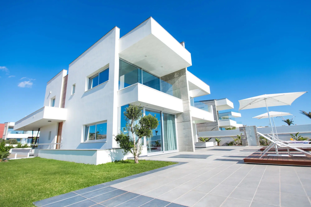 Beachfront Luxury Villa Tranquility