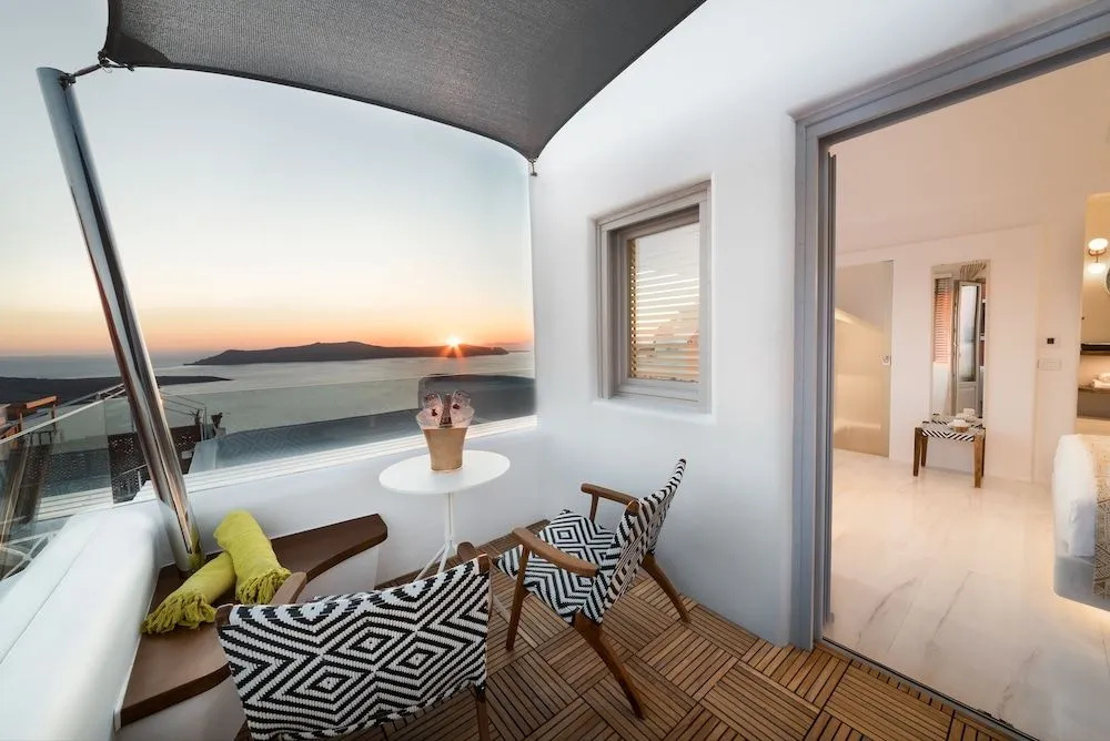 Emfasis Luxury Villa with heated Jacuzzi-Sunset view