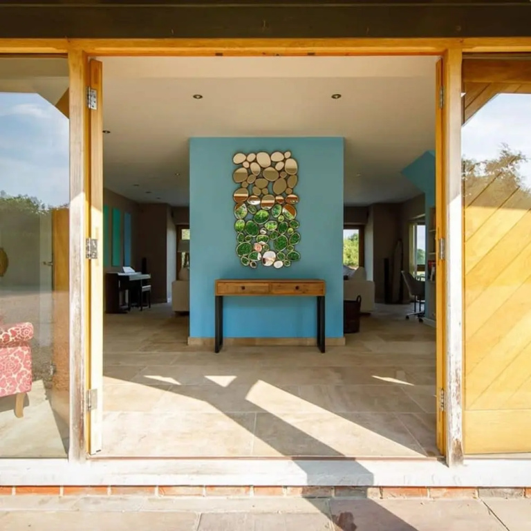 Secluded Barn Style Home With hot tub - Sleeps 12
