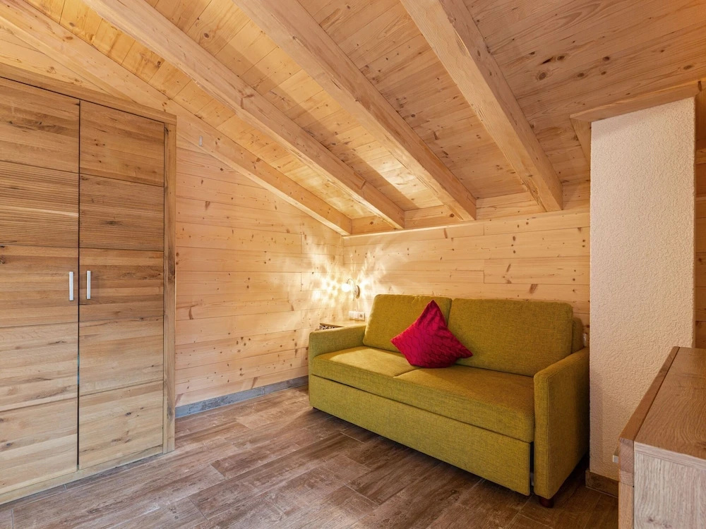 Vintage Chalet with Sauna And Jacuzzi in Kaprun
