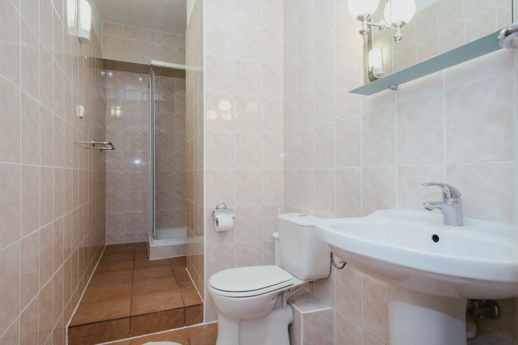 Lucka Rooms - Indian Summer B24.5