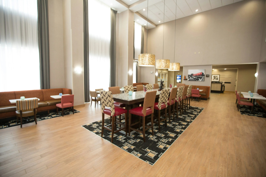 Hampton Inn & Suites Oklahoma City Airport