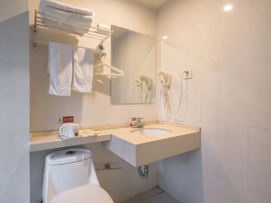 Hualv Chain Hotel (Zhuhai New Yuanming Palace)