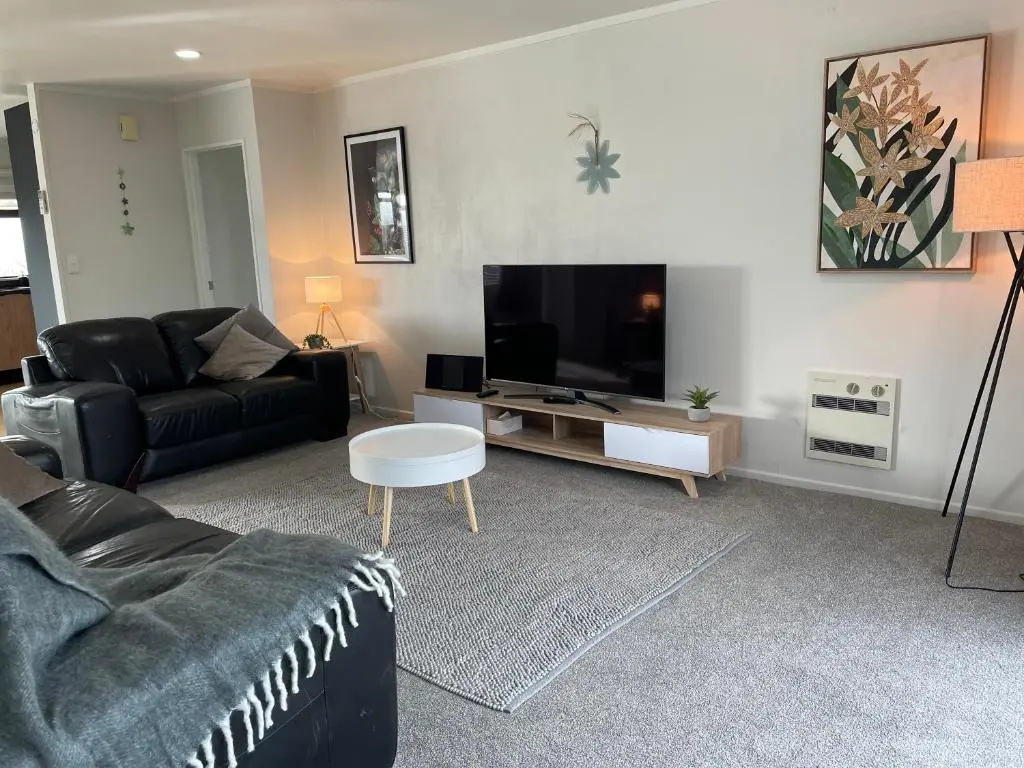 Modern apartment- rural outlook, central Cambridge