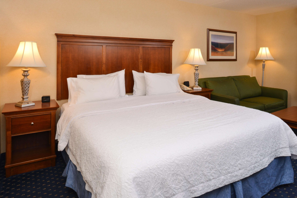 Hampton Inn and Suites Fredericksburg South