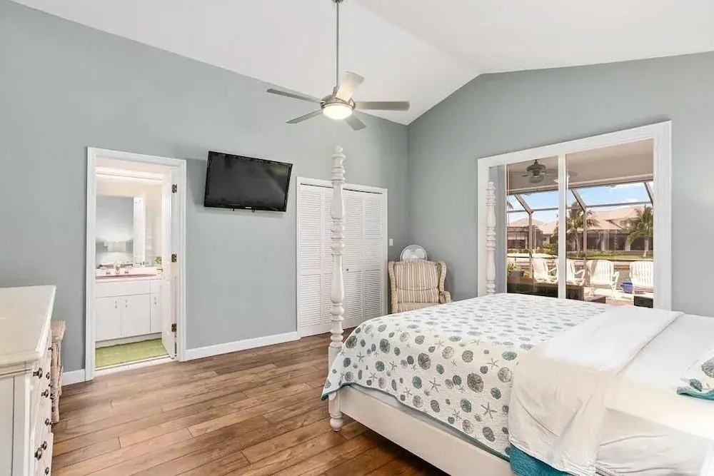 Magnolia Private Home #59999 3 Bedrooms 2 Bathrooms Home by Redawning