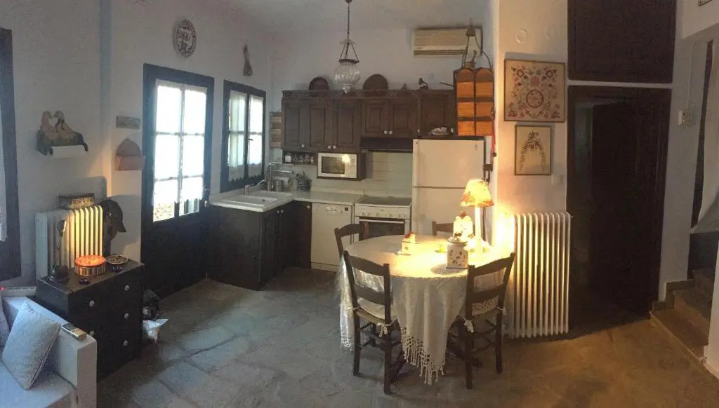 Villa Valia: Traditional Luxurious Residence