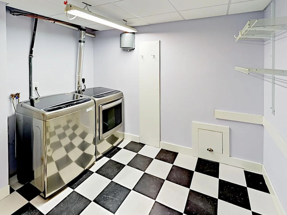 Family-friendly 3br, Steps To Long Pond 3 Bedroom Home