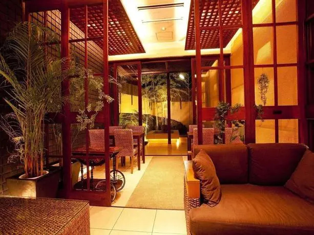 OYO 43999 Hotel Allamanda