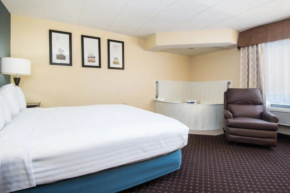 AmericInn Lodge and Suites