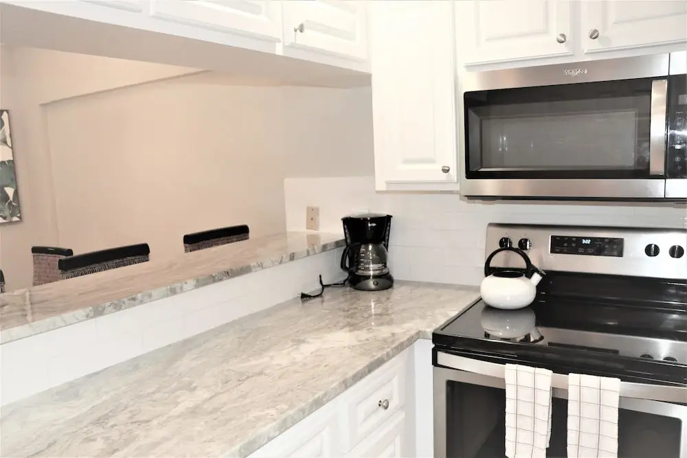 Jamaica Royale - T24 - 2 Br Condo