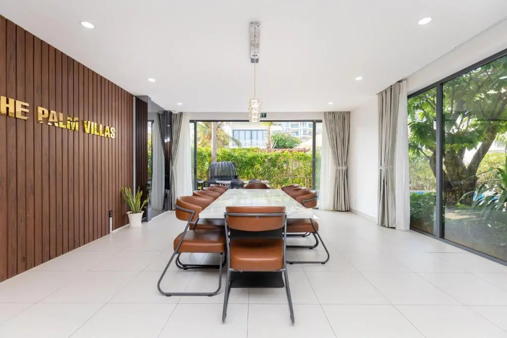Palm Villa 35 (Luxury Seaview Pool Villa with Karaoke Room Inside Resort near The Beach and The Park for Children)