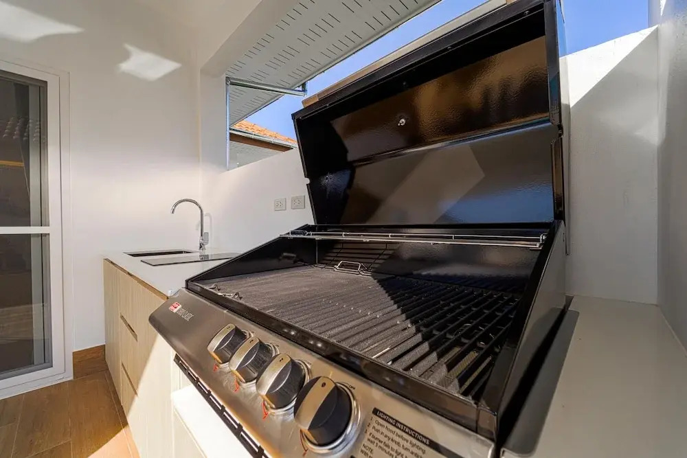 New Modern 3 Bedroom Pool Villa - MB3