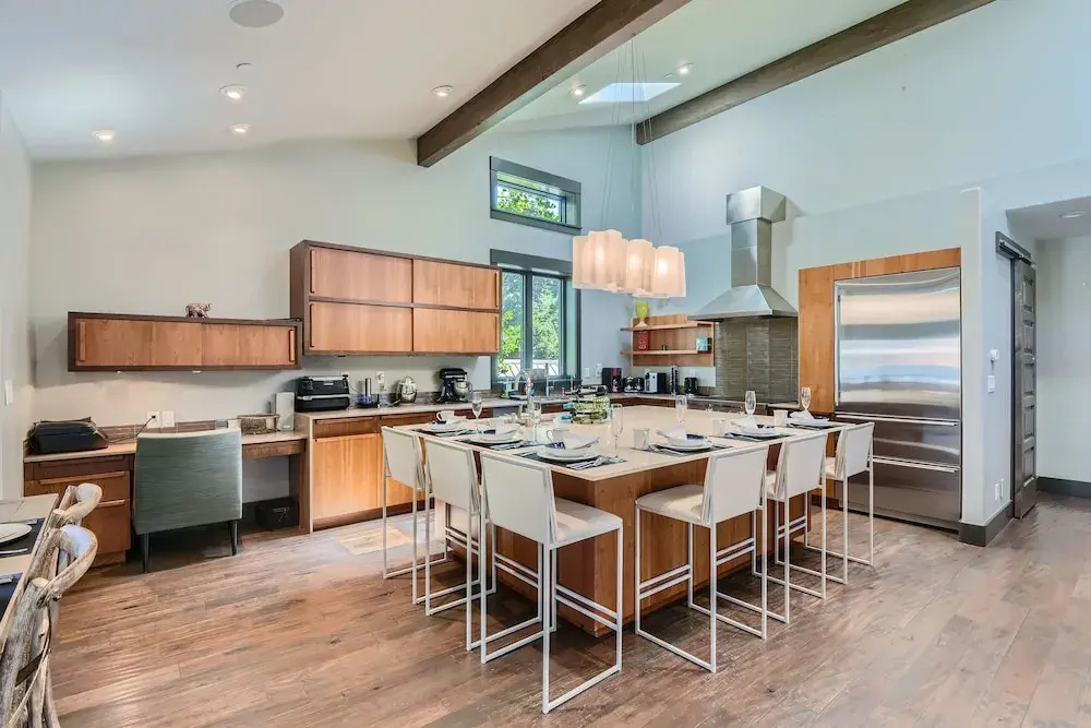 Elegant Mountain Getaway On Daly Ave 135 3 Bedroom Home by RedAwning